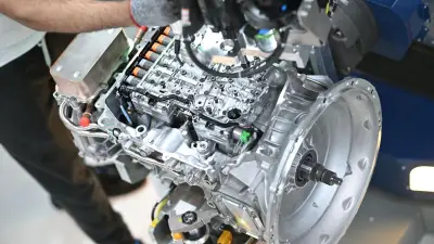 Industrie in Baden-Württemberg: Weniger Jobs, mehr Aufträge
