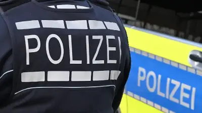 Mann schießt mit Schreckschusspistole von Balkon in Karlsruhe