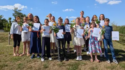 Montessori-Schule Oettingen: Kinder feiern ‚Kleine Große Arbeit‘