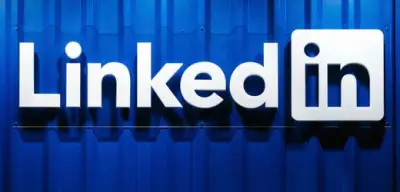 Neue LinkedIn-Funktion: Nutzer können KI-generierte Posts melden