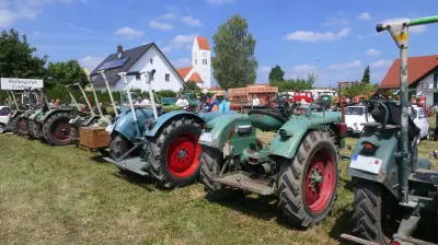 Oldtimertreff begeistert beim Sommerfest in Unterkammlach