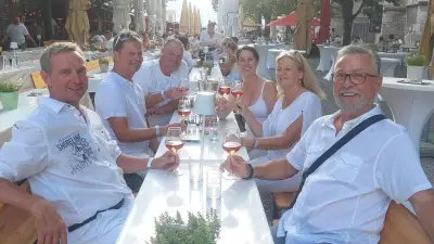 Ulmer Weinfest startet mit stilvoller White Party