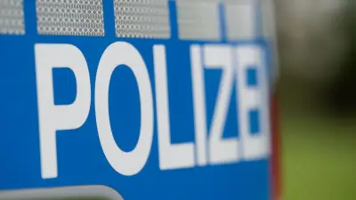 Unbekannter beschädigt Verkaufsautomaten am St.-Martin-Platz in Penzing