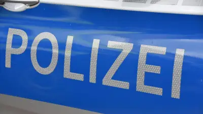 Unfallflucht in Nördlingen: Metallsäule auf Supermarktparkplatz beschädigt