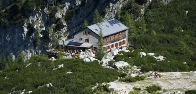 Wassermangel auf Alpenhütten: Hubschrauber liefert Trinkwasser