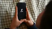 13-Jährige auf TikTok mit Nacktaufnahmen erpresst
