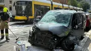 Frontalcrash in Berlin-Pankow: Drei Verletzte bei Tram-Unfall