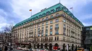 Hotel Adlon vor Verkauf: Eigentümer stimmen über 280-Millionen-Deal ab