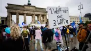 Hunderte demonstrieren in Berlin für Frieden und gegen Waffenexporte