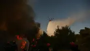 Löschhubschrauber kollidieren: Zwei Tote bei Waldbrand nahe Athen