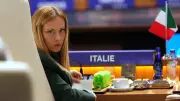 Meloni unter Druck: Warum Italiens Regierungschefin nach rechts blickt
