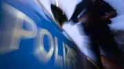 Mofafahrer flieht vor Polizei und stürzt in Karlshuld