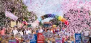 Nach Berlin-Anschlag: Hunderttausende feiern bei CSD-Paraden