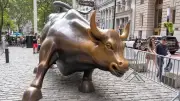 Palantir treibt Wall Street: KI-Boom und Iran-Hoffnung beflügeln Rekordjagd
