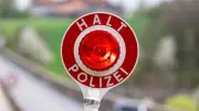 Polizist bei Kontrolle angefahren: Beamter leicht verletzt