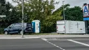 Schwarze Vans an Berlins S-Bahnhöfen: Was steckt dahinter?