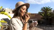 Sonne und Medikamente: Pillen vor Hitze schützen