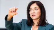 Strompreise sinken erst in den 2030ern: Reiche verteidigt EEG-Reform